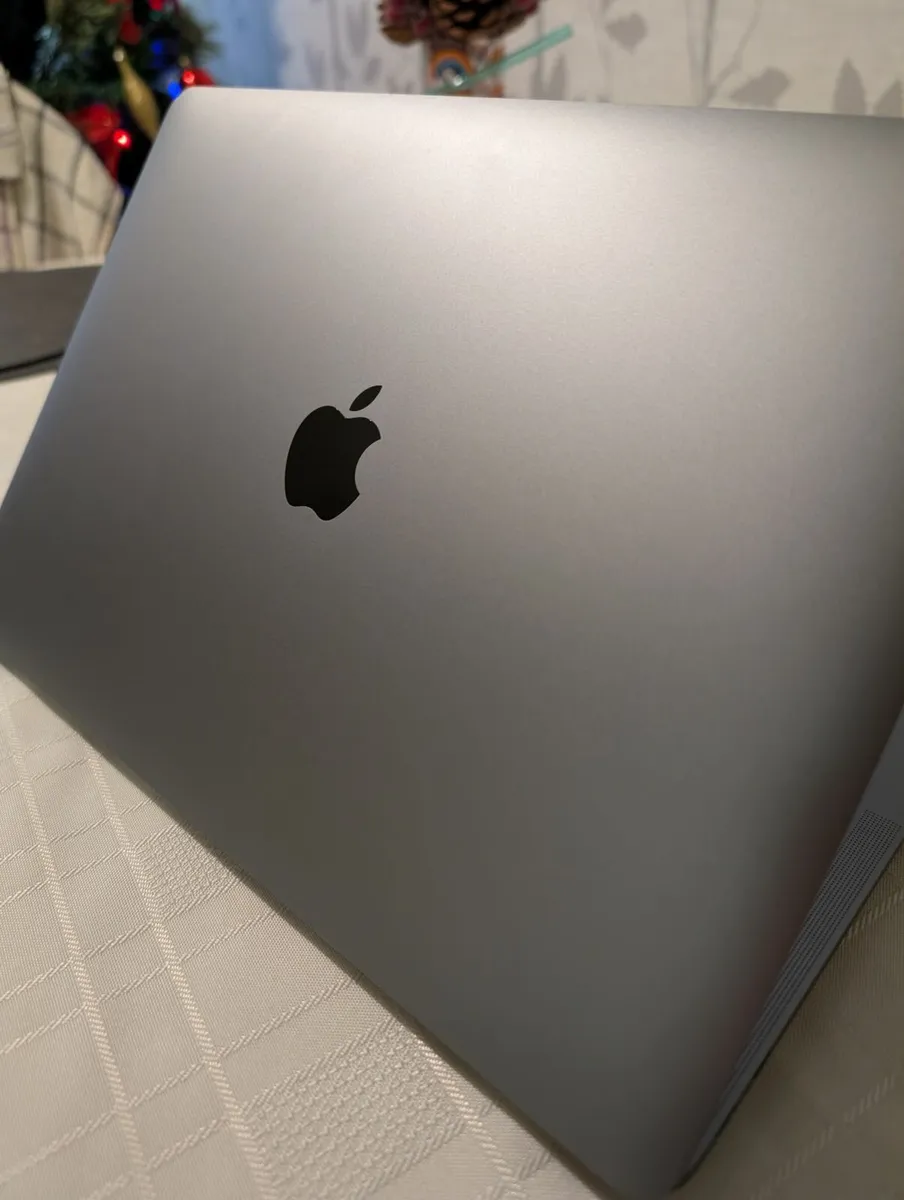 MacBook Air M1 - Space Grey - 8GB/256GB - Image 3