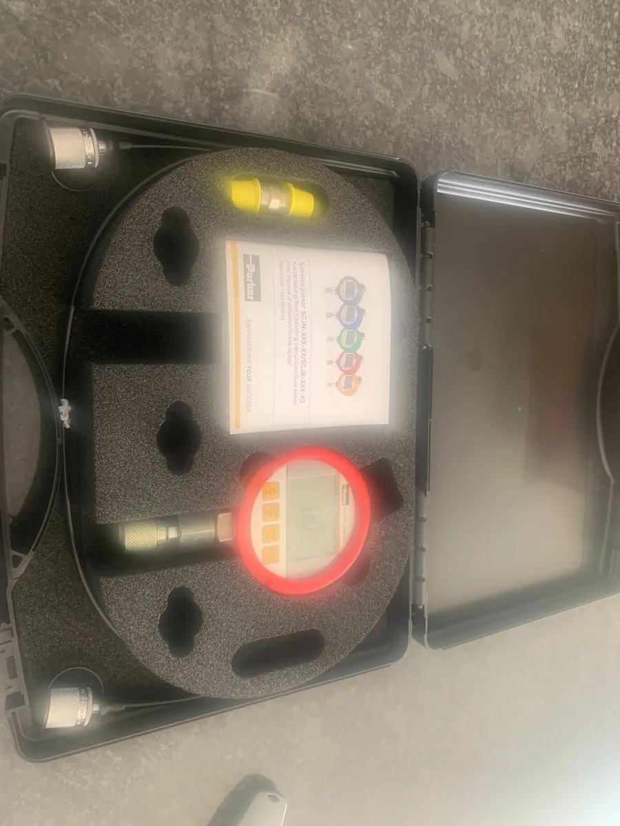 Parker Digital Hydraulic Pressure Test Kit - Image 1