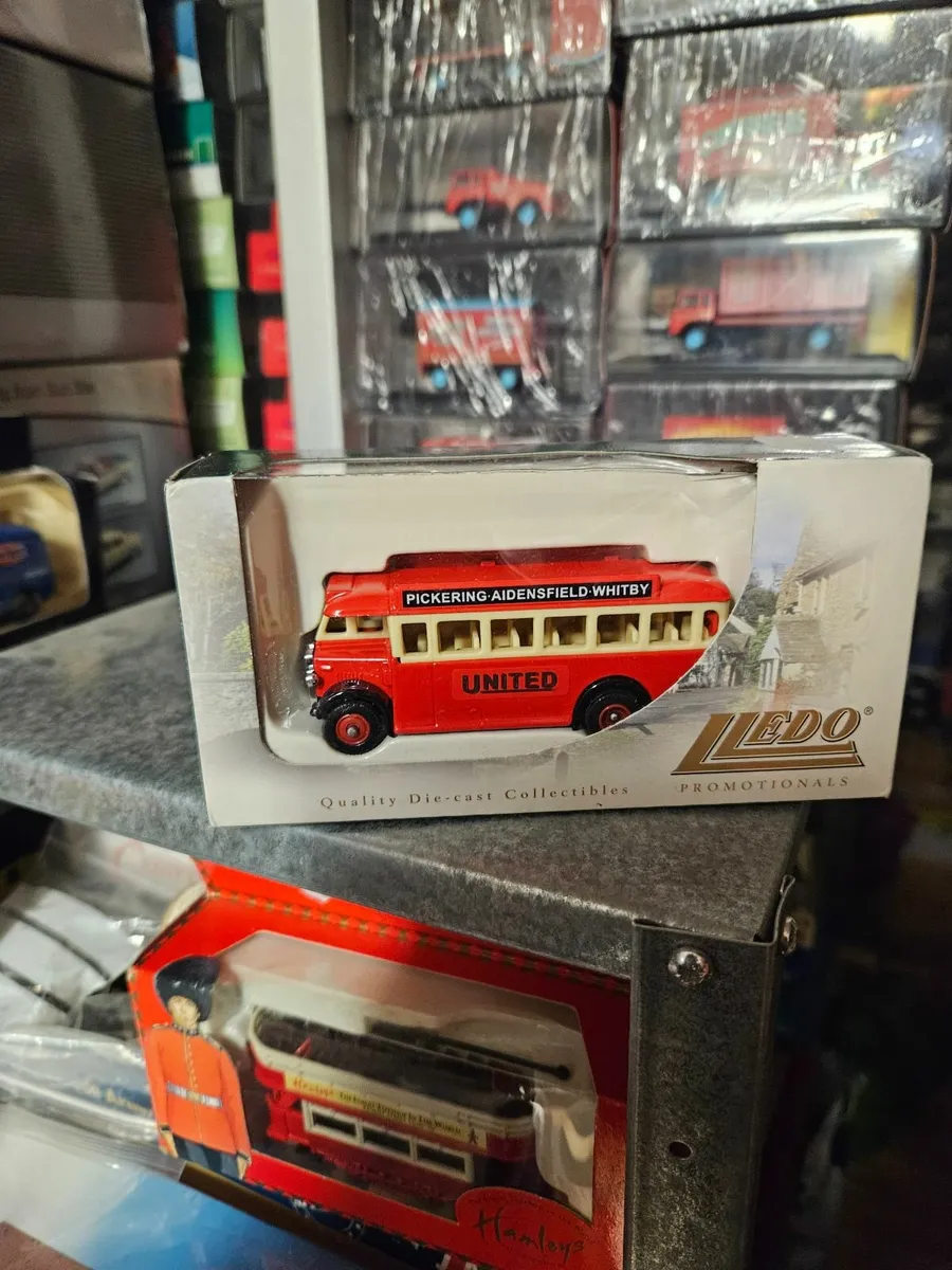 Corgi Lledo Bus