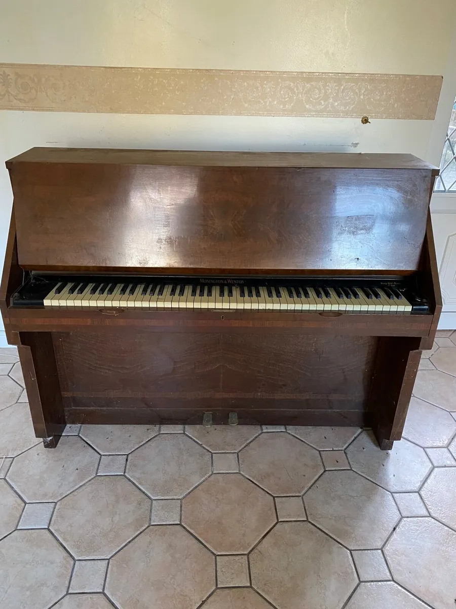 Piano - Image 1