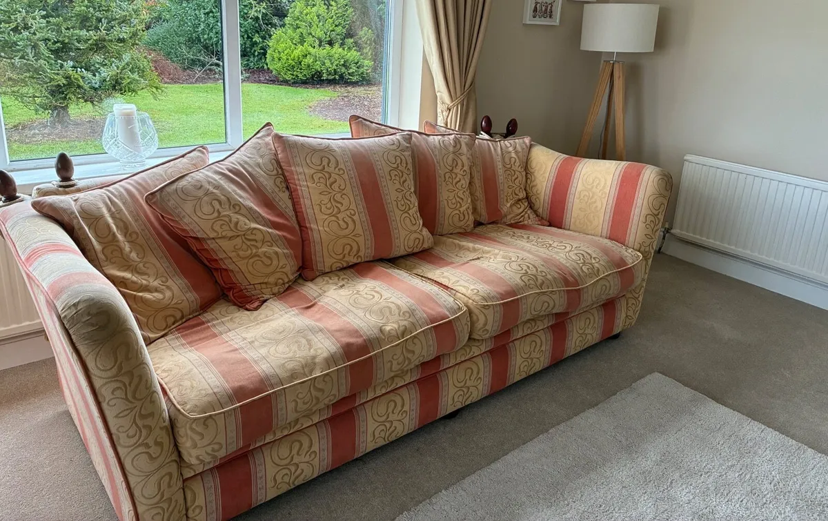 3, 2 &1 Sofa - Image 4