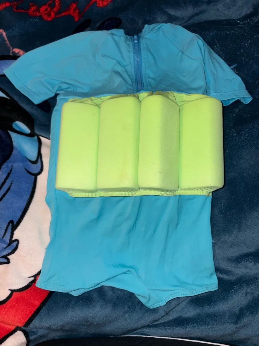 Girl float suit - Image 1