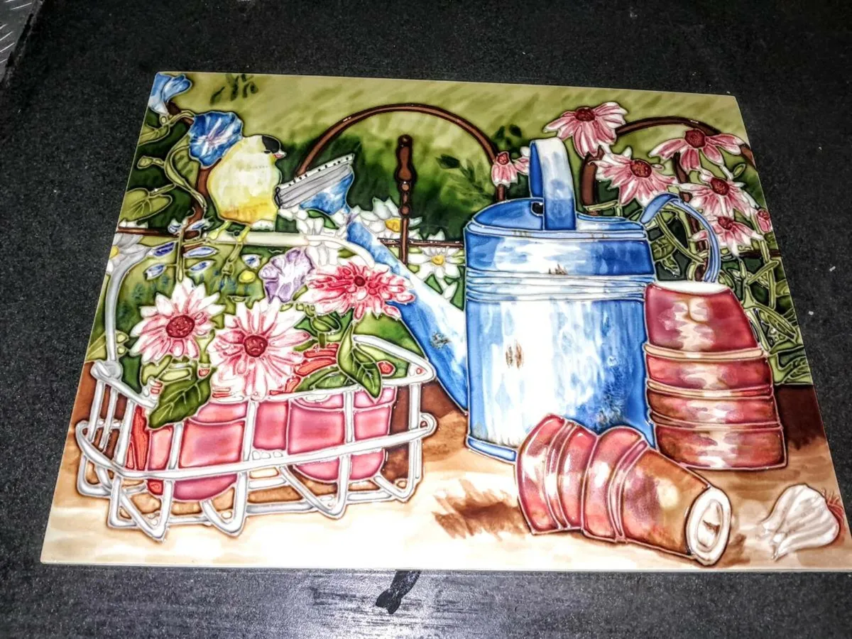 Beautiful large ceramic tile - Image 1