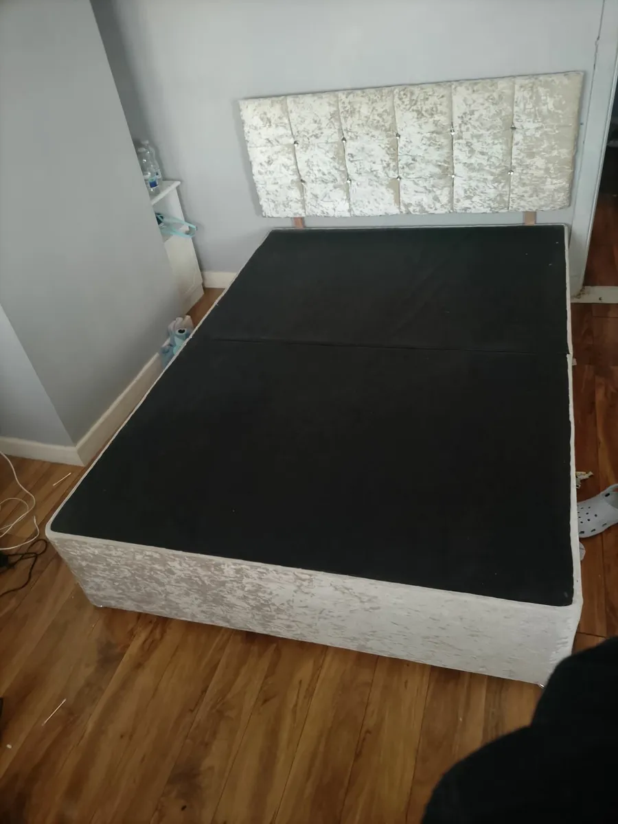 Crush velvet double bed