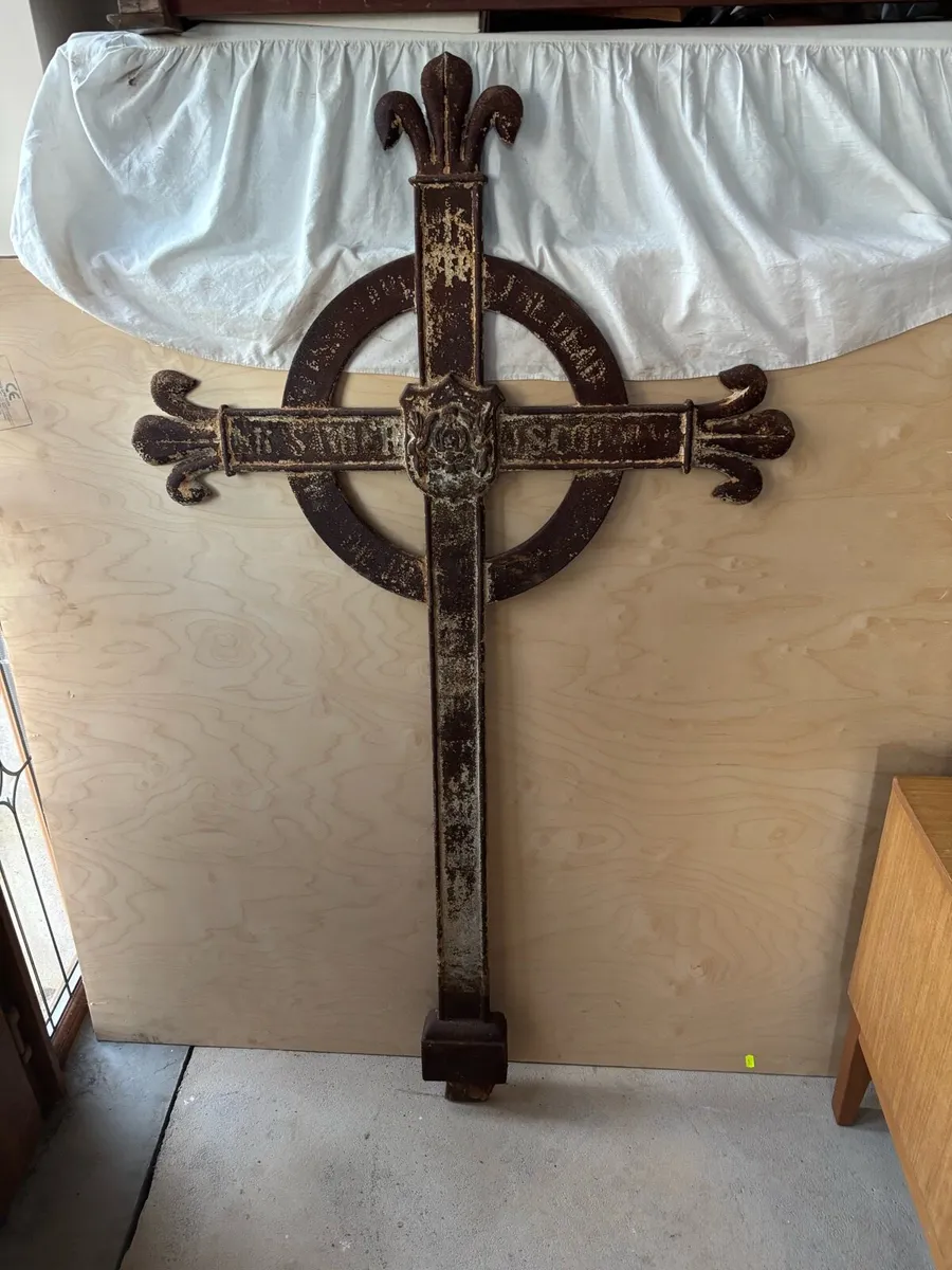 Iron cast Celtic Cross