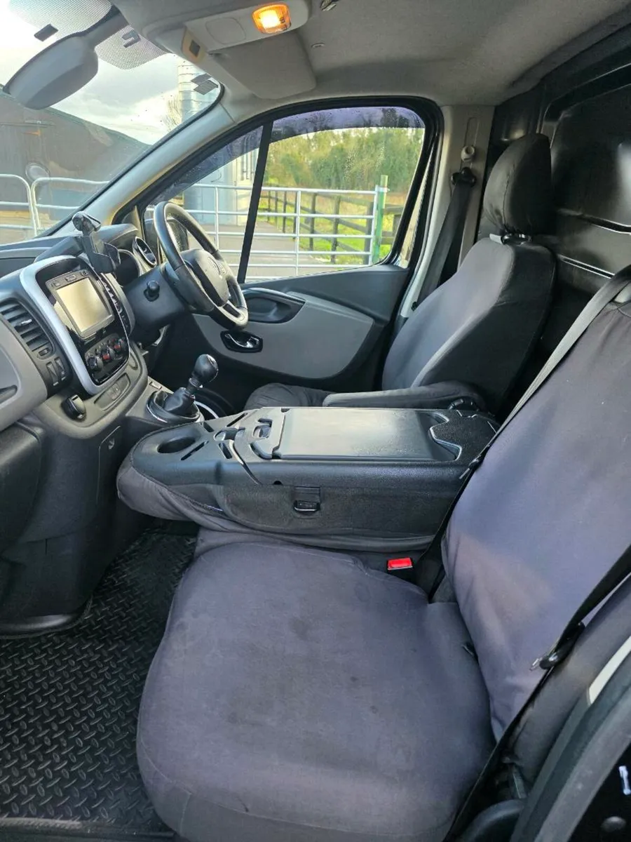 2017 Renault trafic sport NO VAT - Image 2