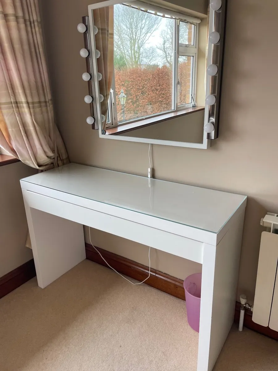 Bedroom furniture - Image 3