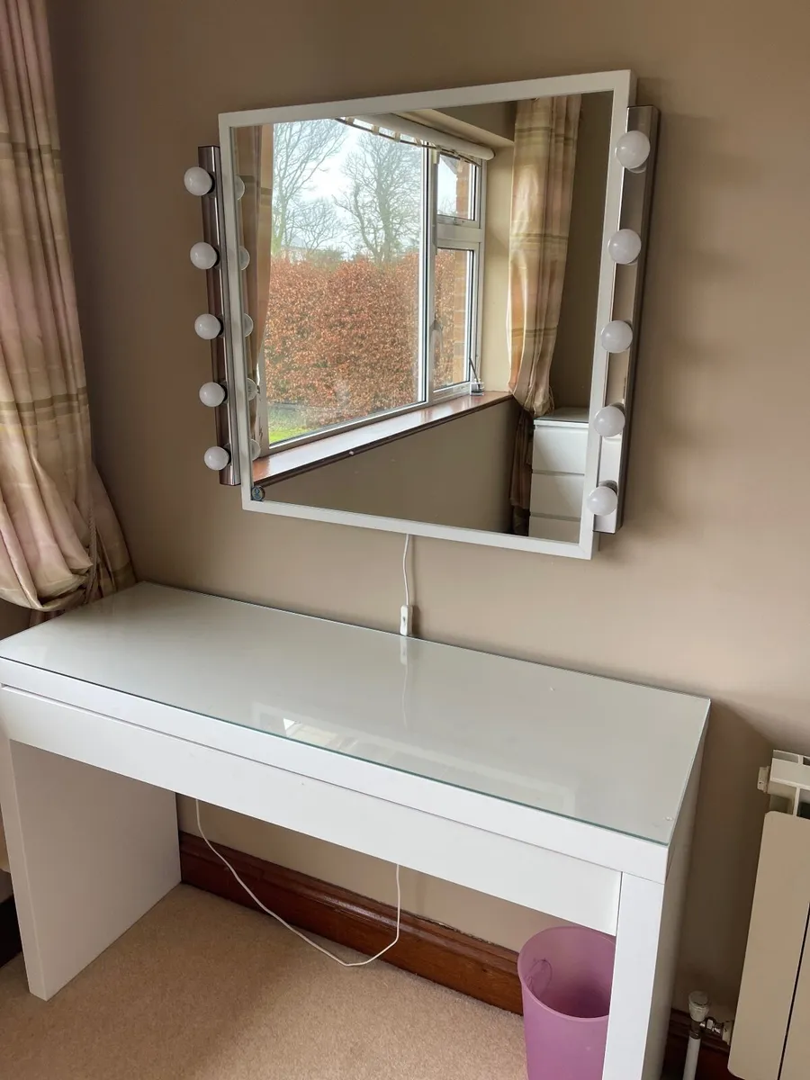 Bedroom furniture - Image 4