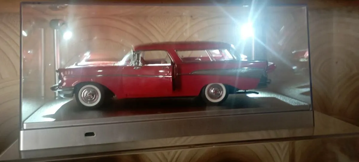 DANBURY MINT 1957 CHEVROLET BEL AIR NOMAD. - Image 2