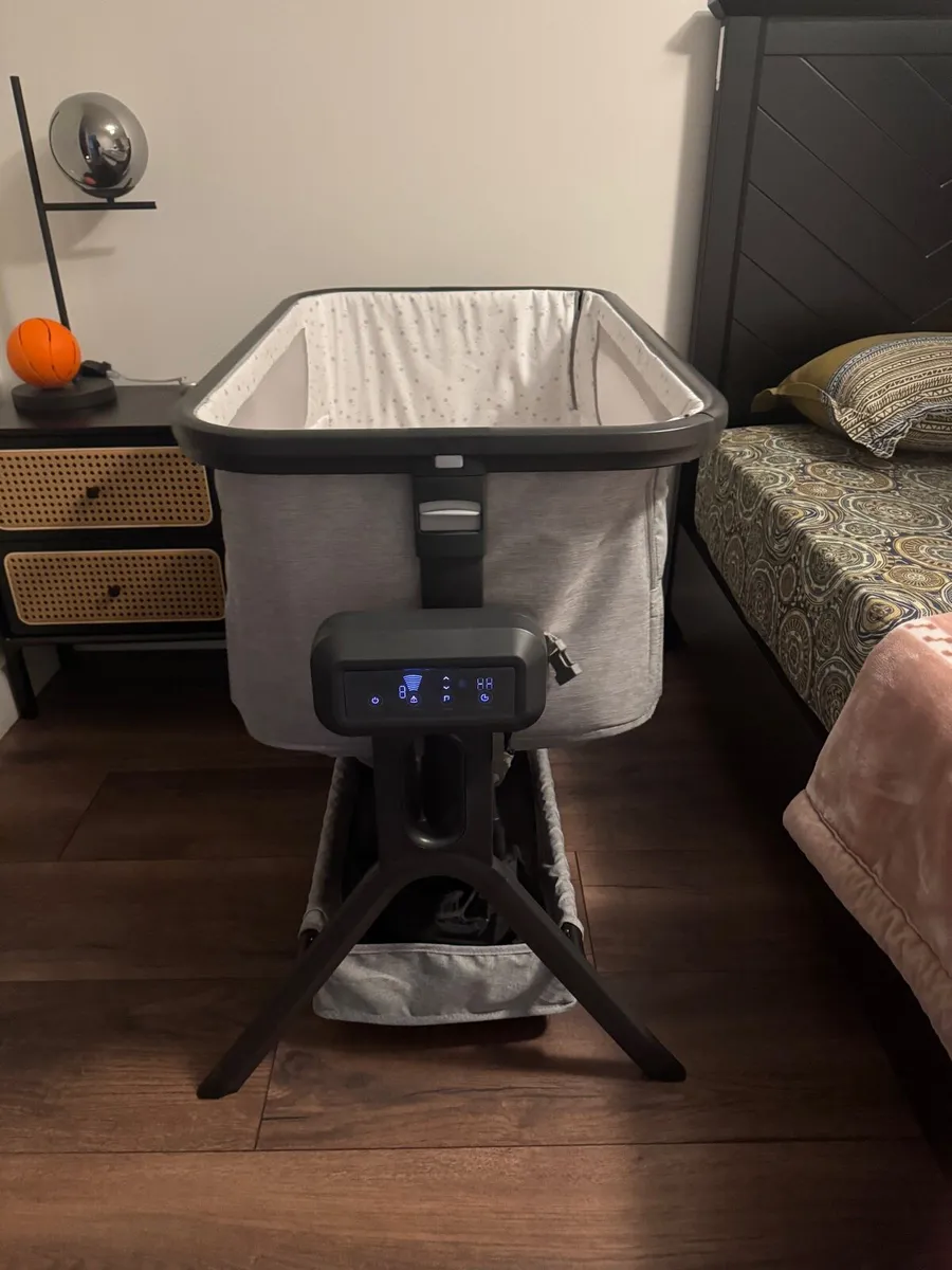 Baby Elegance Co-Glide Electric Bedside Crib - Image 1