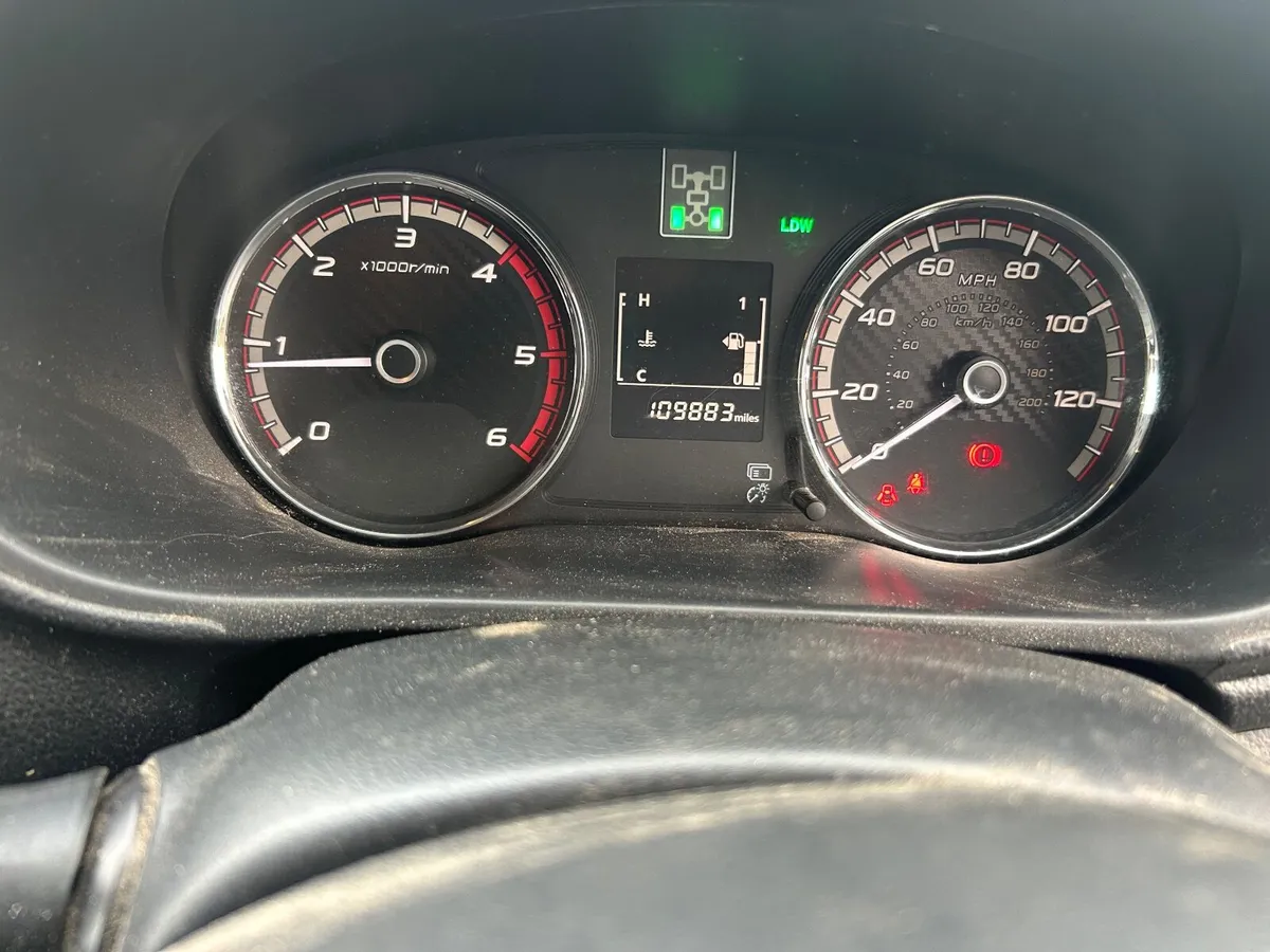 Mitsubishi L200 - Image 1