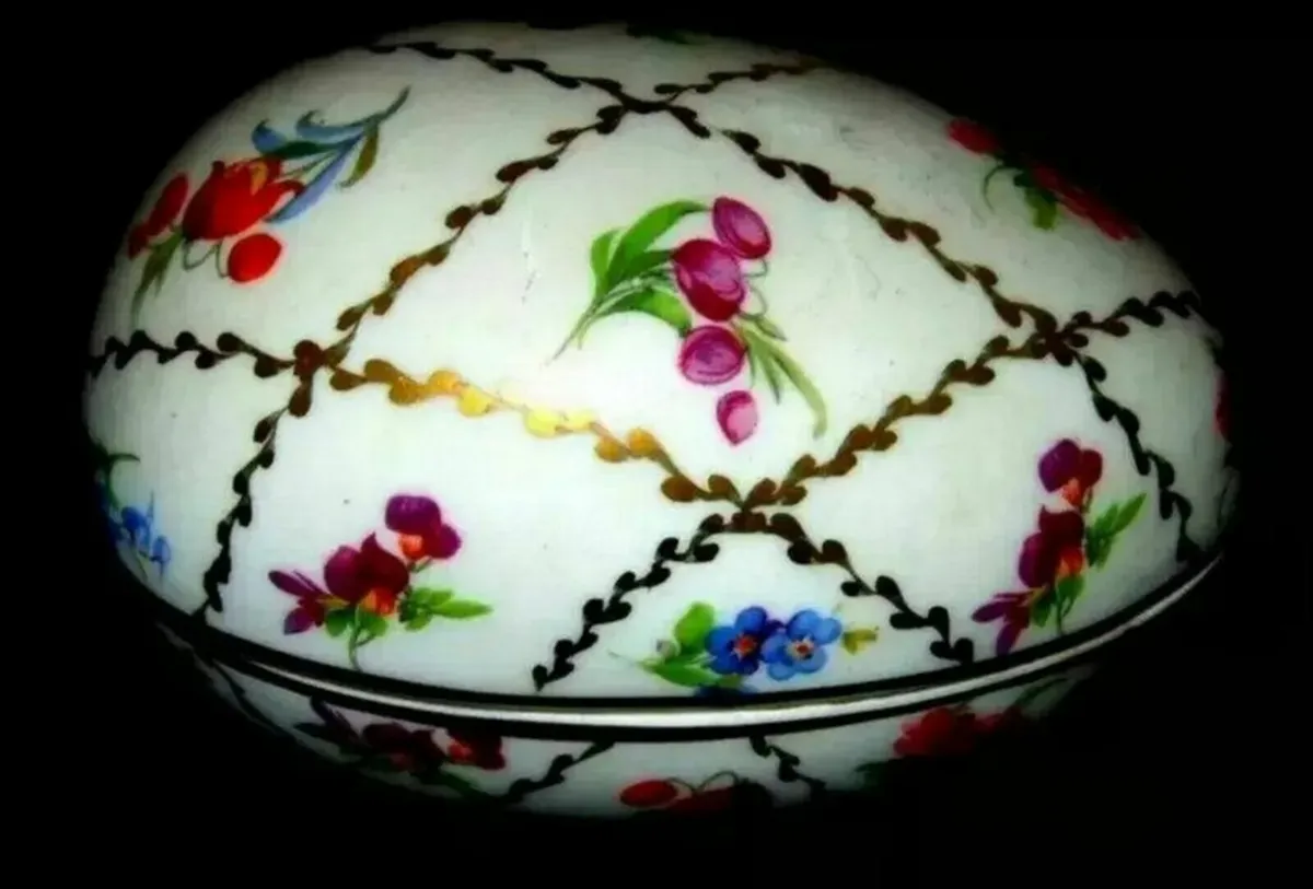 Vintage Porcelain Egg Trinket Box - Image 1