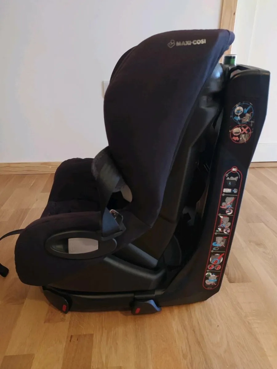 Maxi Cosi Axiss car seat - Image 4
