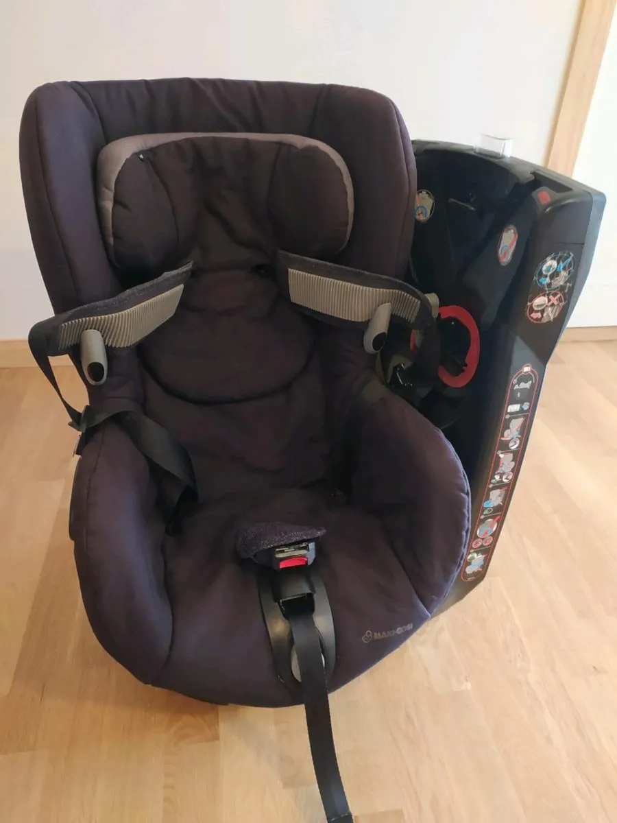 Maxi Cosi Axiss car seat - Image 1