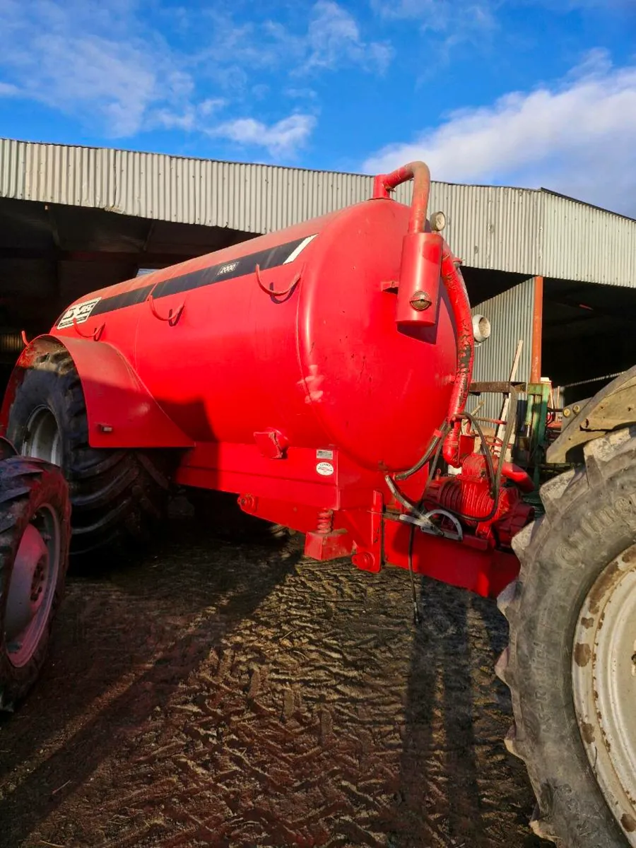 Hi-spec tank - Image 1