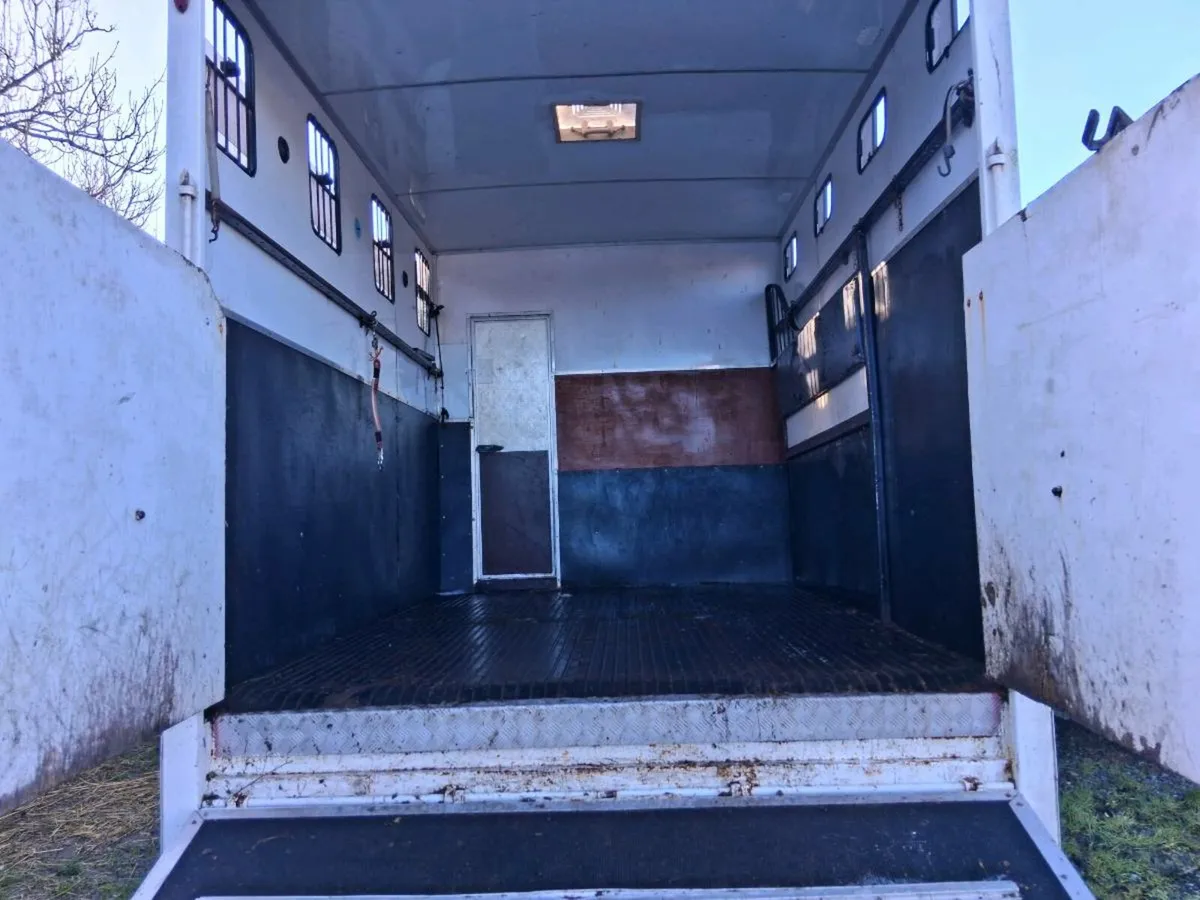 Horse Lorry - Image 4