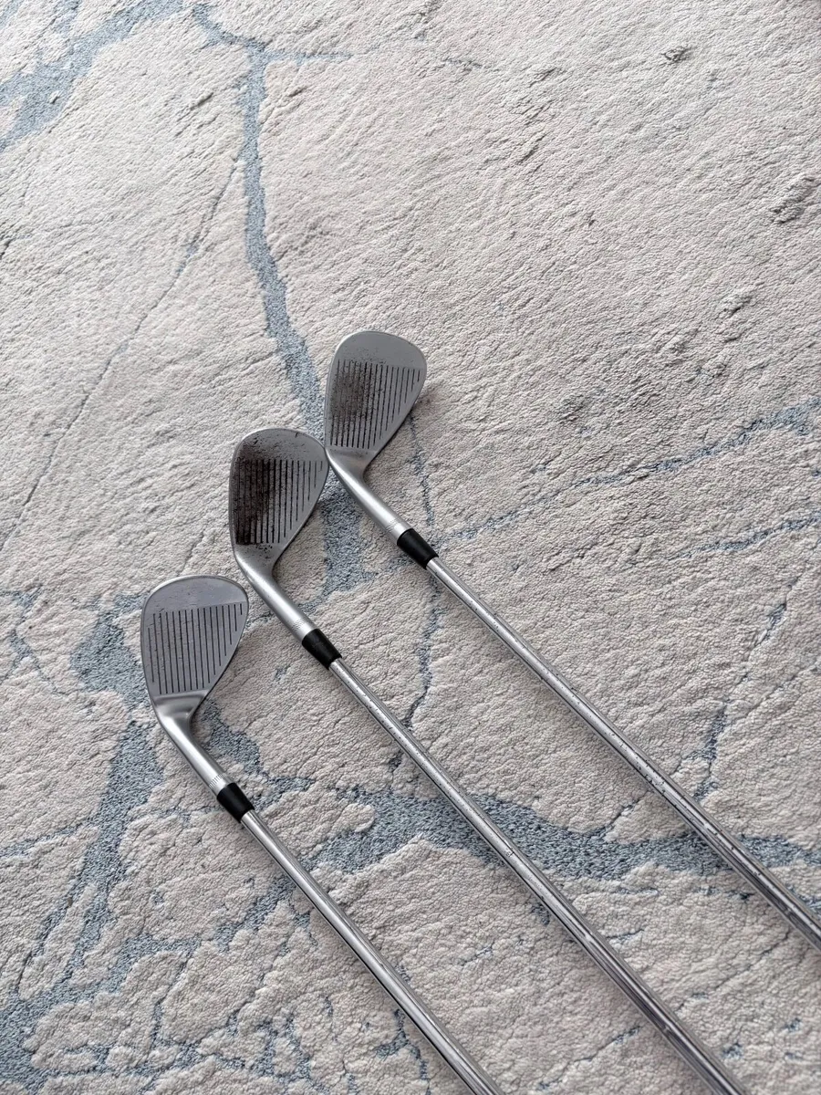 Titleist irons 5-PW  with 3 wedges - Image 3