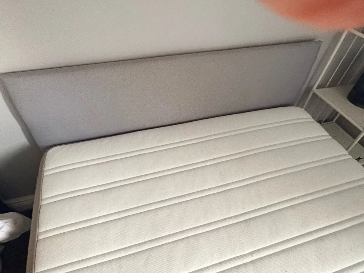 Double bed with mattress base and headboard - Image 2