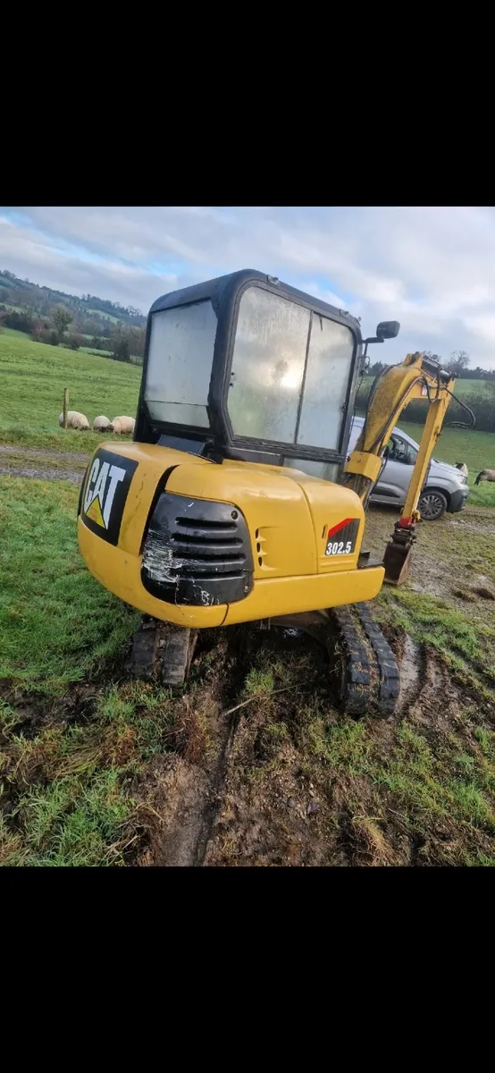 Cat 302.5 digger - Image 3