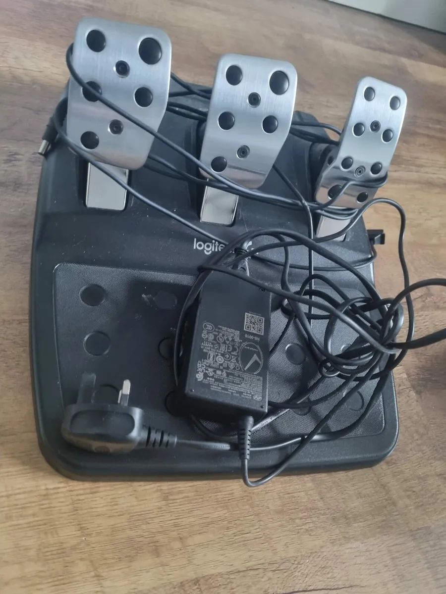 Logitech g920 shifter, pedals and wheel - Image 3