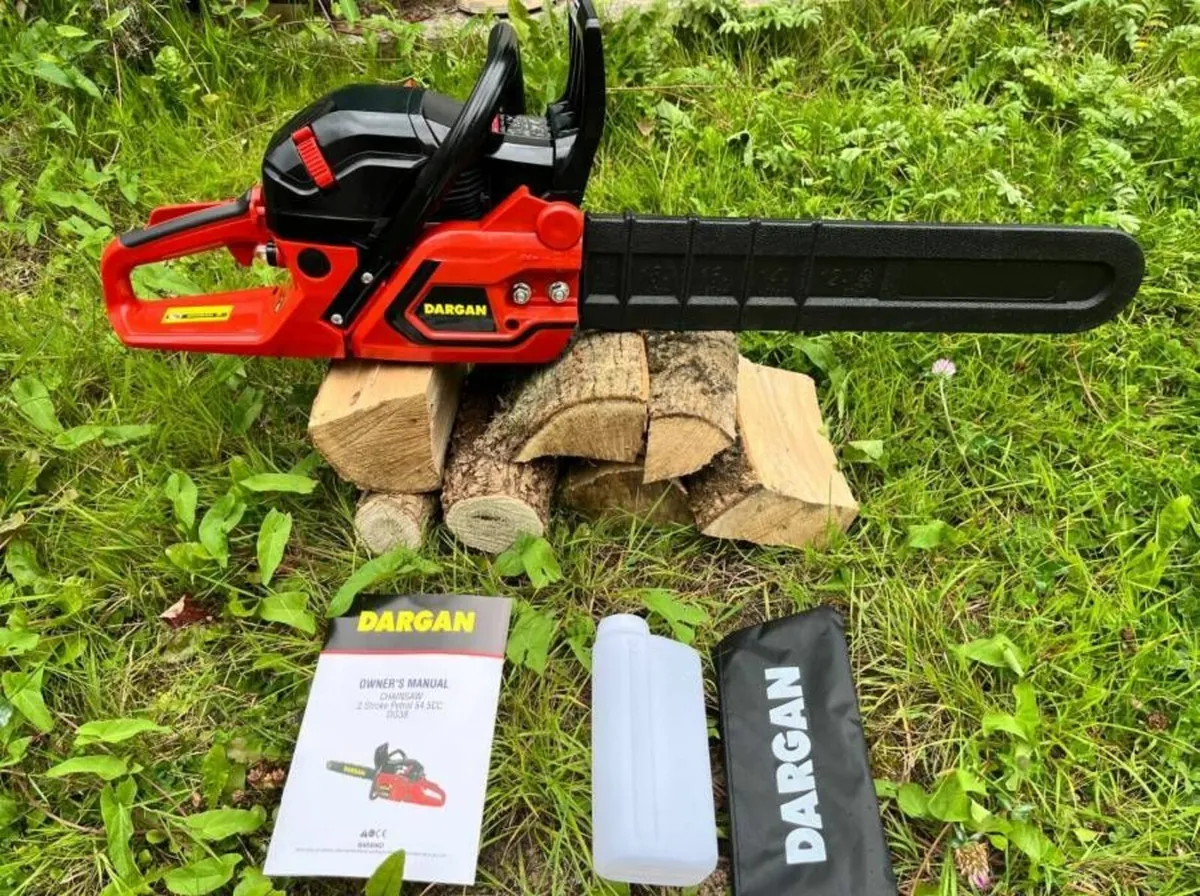 20" PETROL CHAINSAW FREE DELIVERY - Image 1