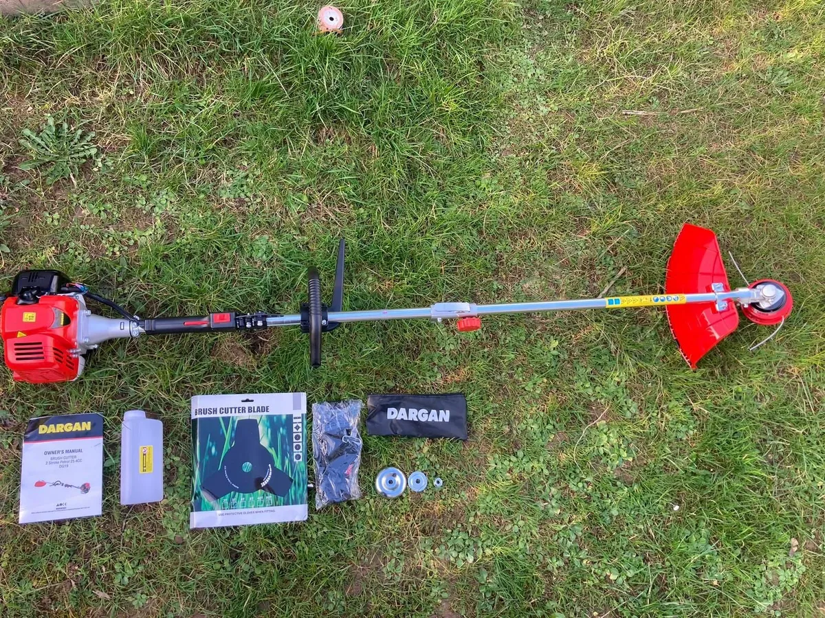 2 IN 1 PETROL LIGHT 26CC BRUSHCUTTER FREE DELIVERY - Image 1