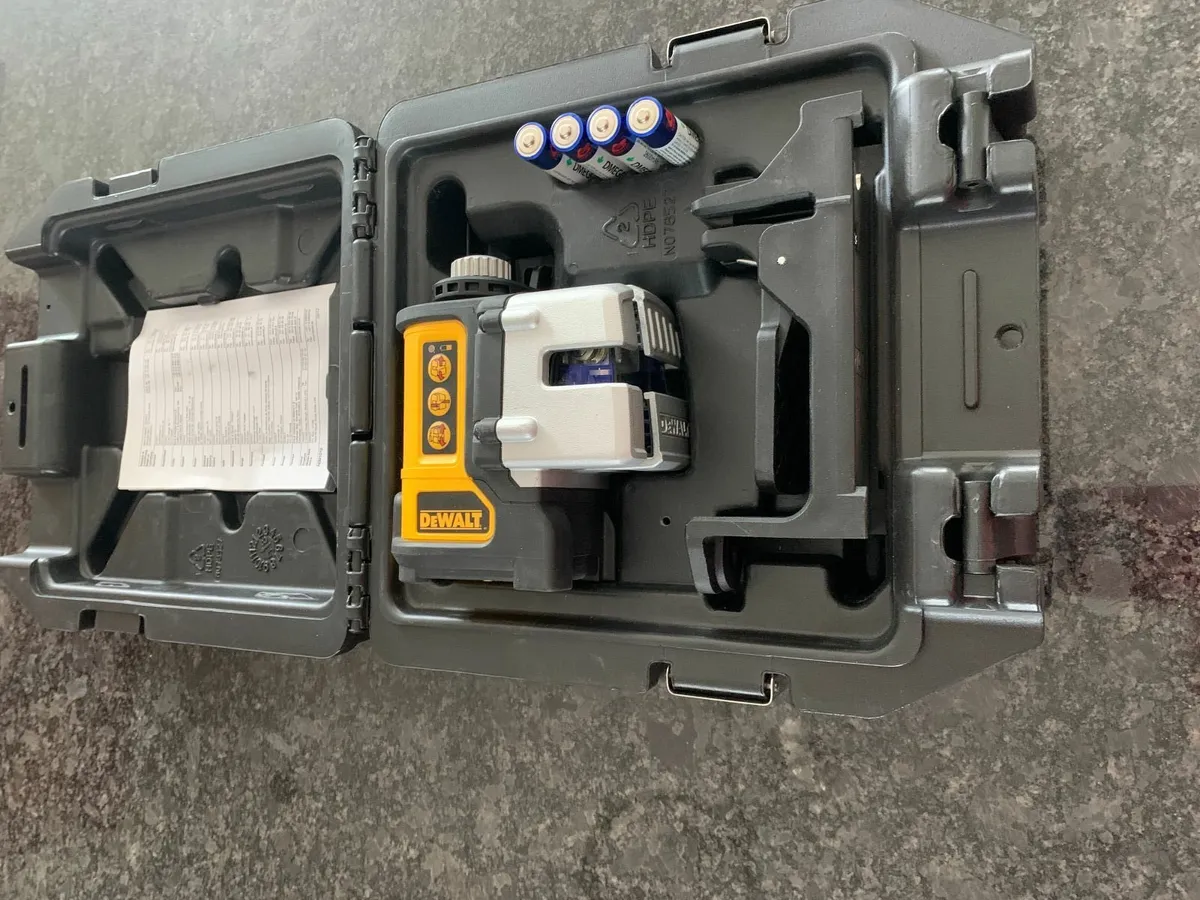 DE Walt DW089 Laser Level - Image 3