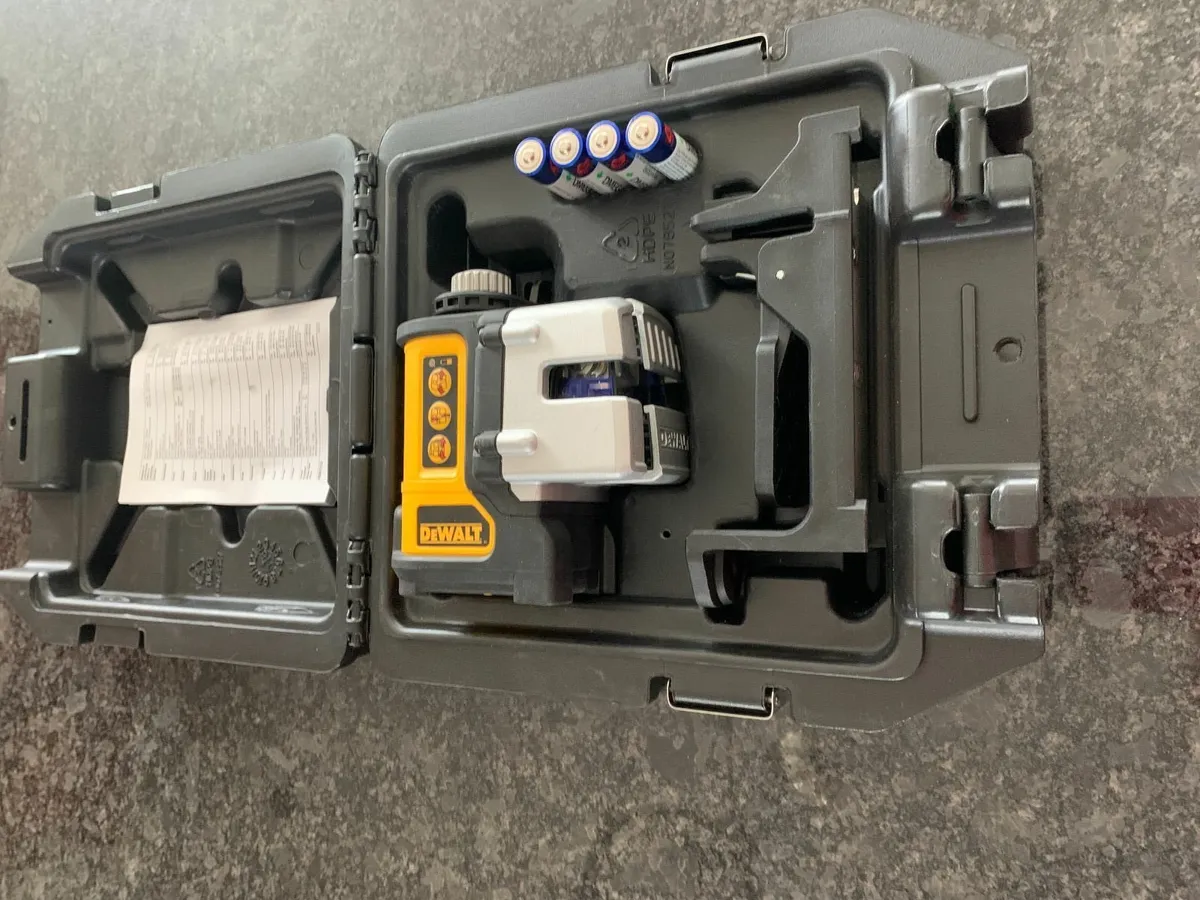 DE Walt DW089 Laser Level - Image 2