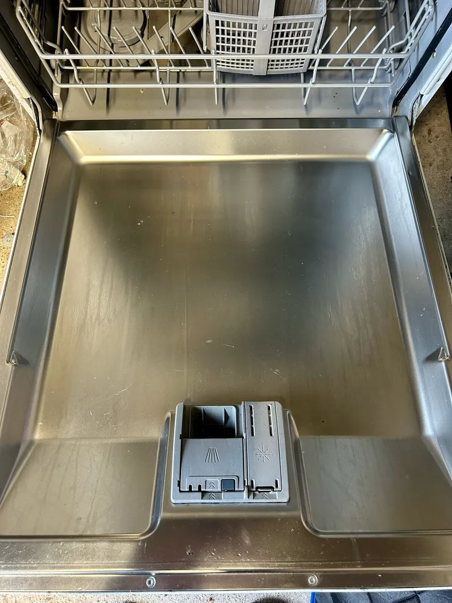 Bosch Dishwasher - Image 4