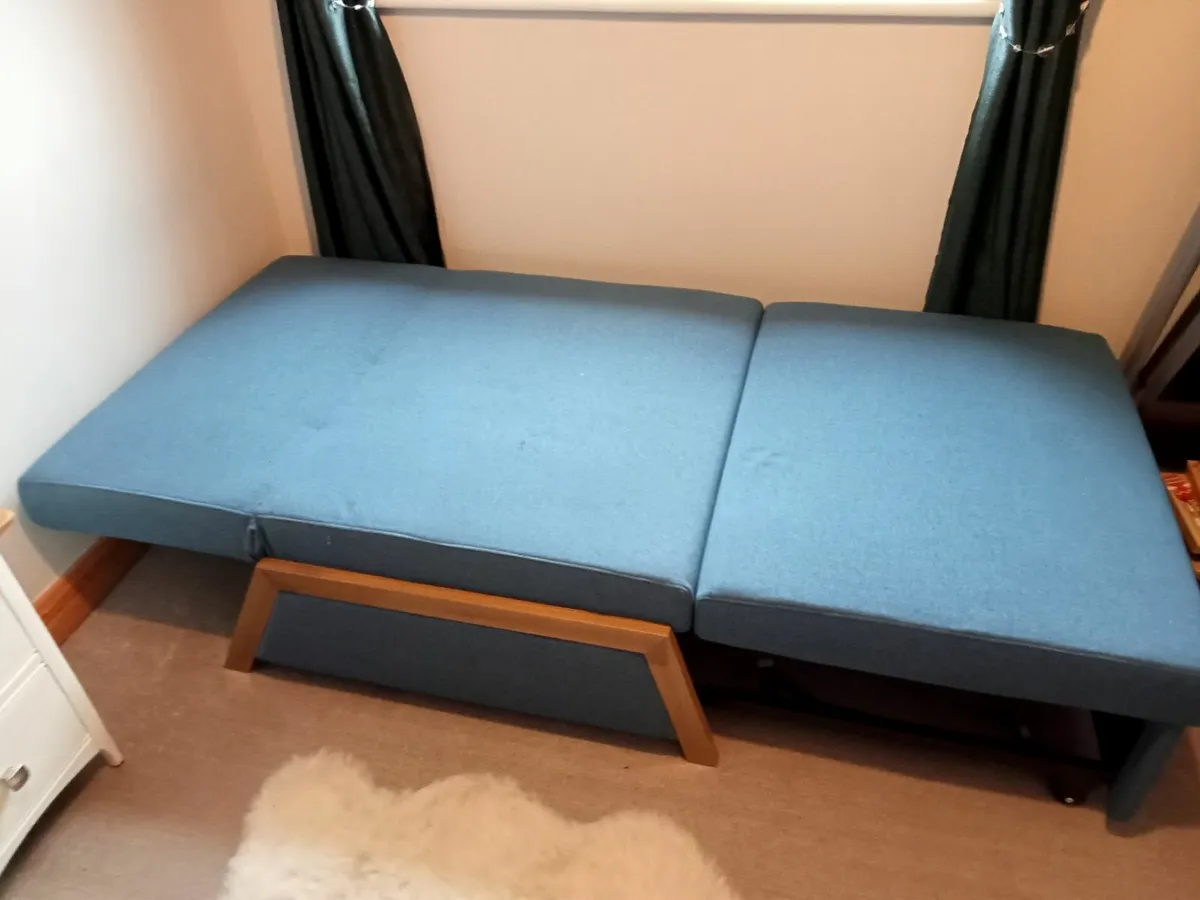 Single chair bed - Image 1