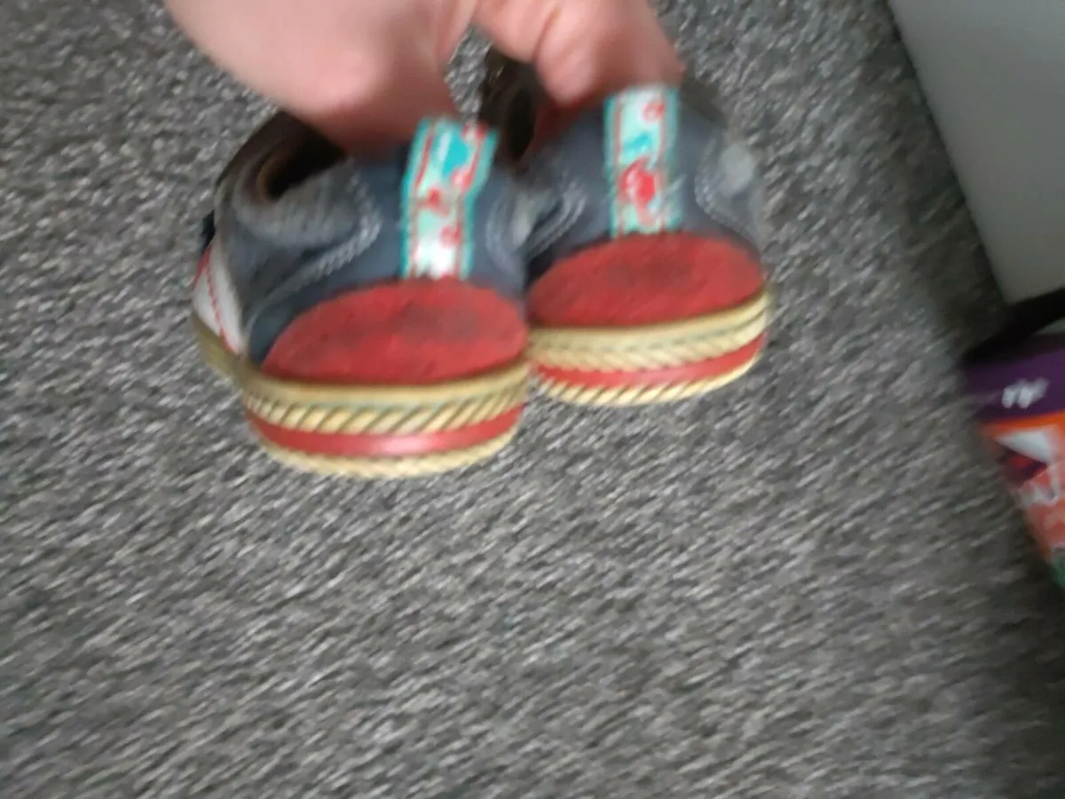 Size 20 baby leather shoes please reade descriptio - Image 4