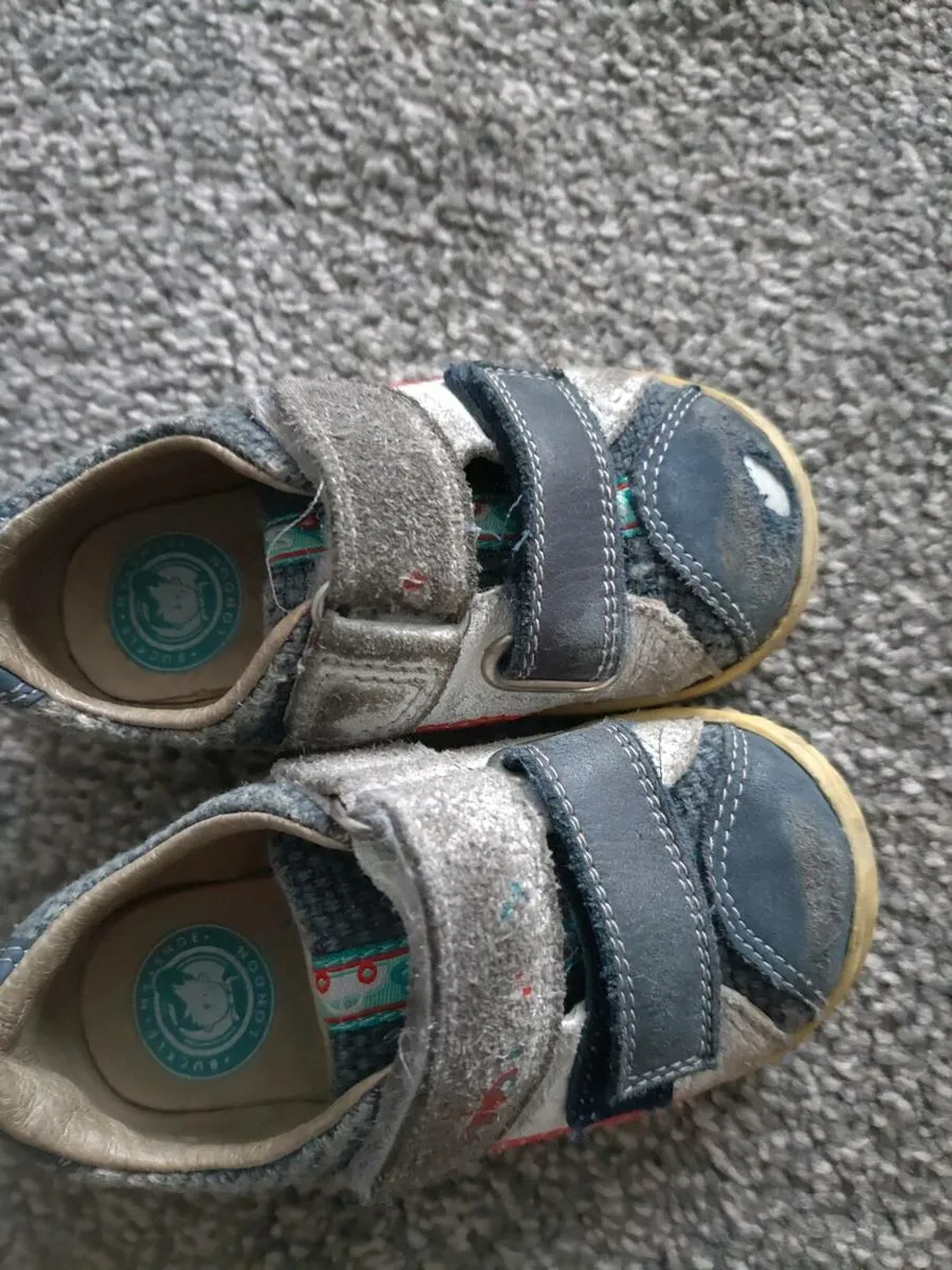 Size 20 baby leather shoes please reade descriptio - Image 1