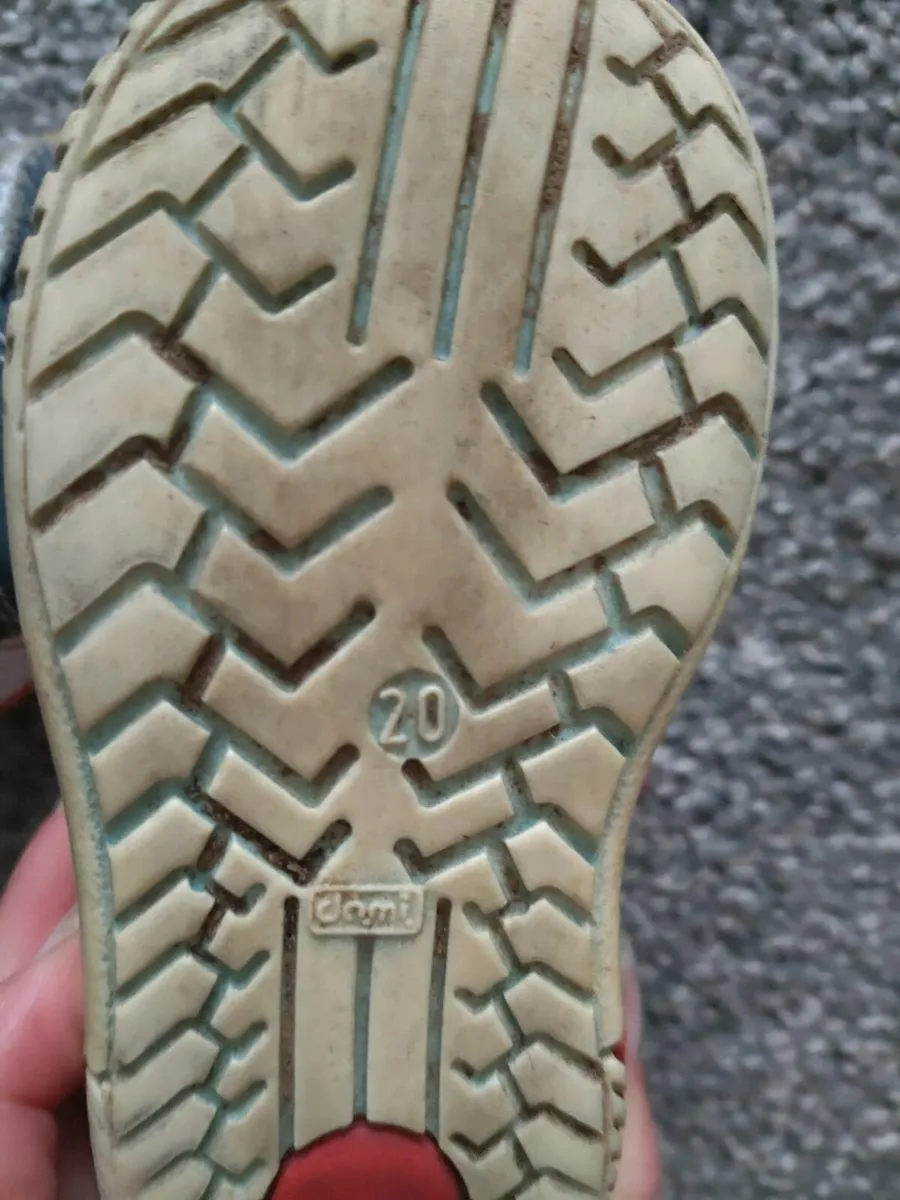 Size 20 baby leather shoes please reade descriptio - Image 3