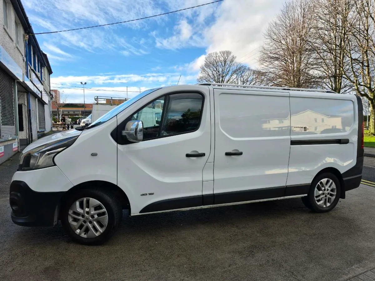 Renault Trafic 2015 - Image 3