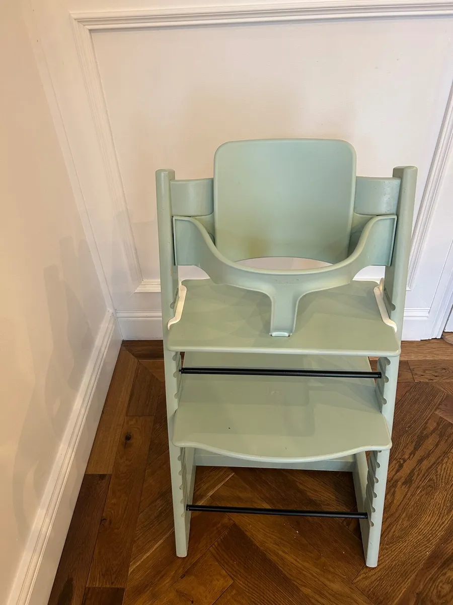 Baby equipment - Image 1