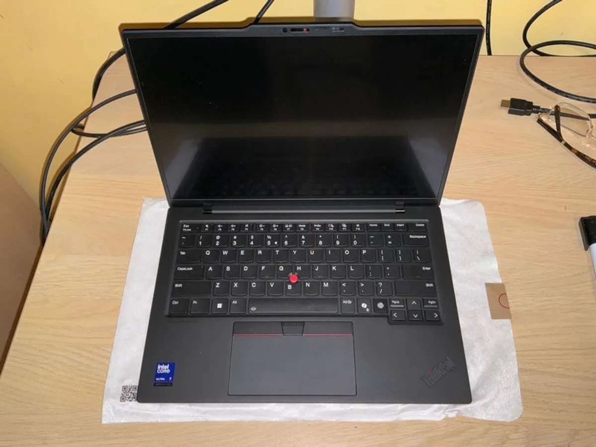 X1 Carbon gen 13 32GB RAM 1 TB SSD Lenovo Lunar Lake - Image 1