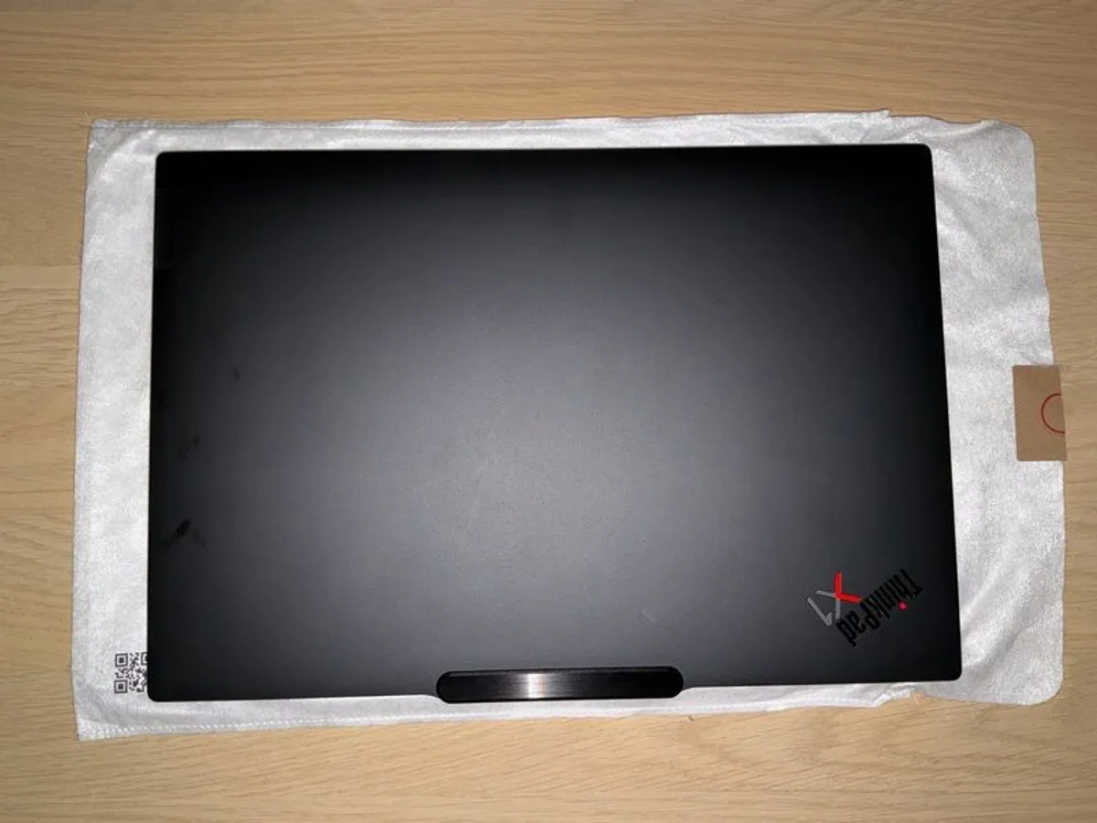 X1 Carbon gen 13 32GB RAM 1 TB SSD Lenovo Lunar Lake - Image 2