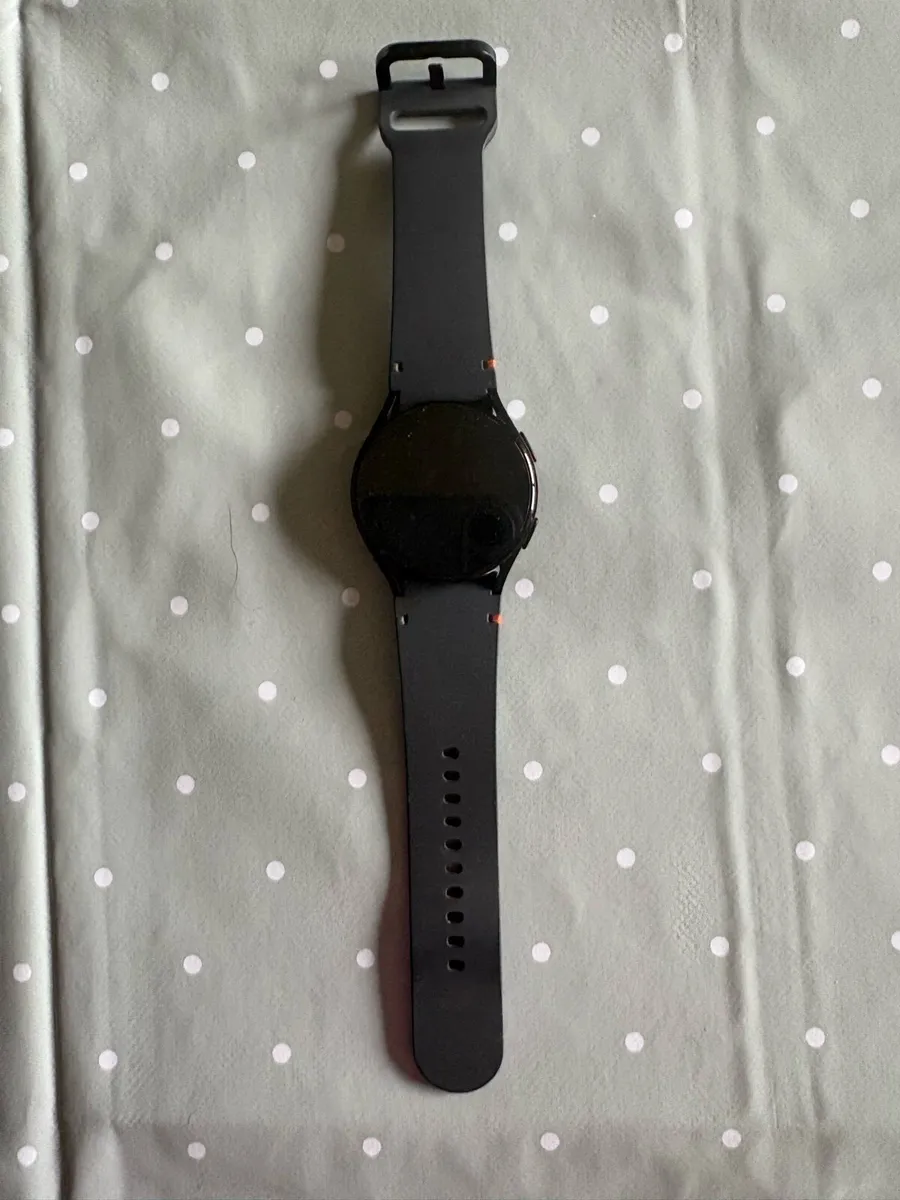 Samsung Galaxy FE Watch - Image 2