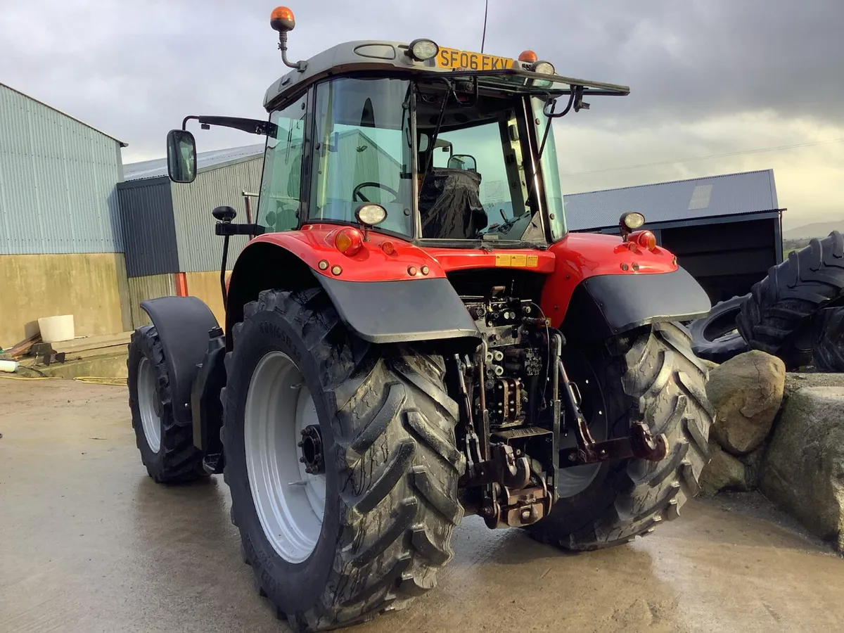 2006 MF 6465 - Image 4