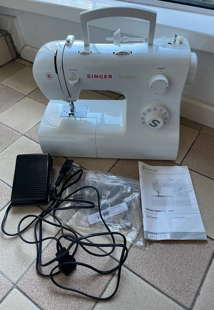 New Singer electric sewing machine €50