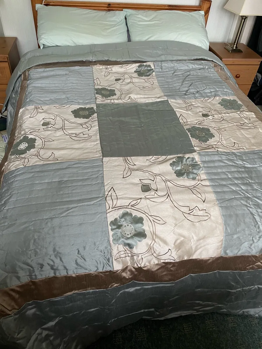 Nicole Day Large Embroidered Bedspread / Coverlet - Image 4