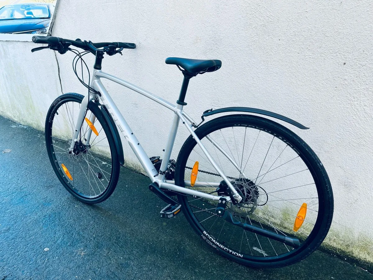 Trek fx2 disc hybrid bike - Image 4