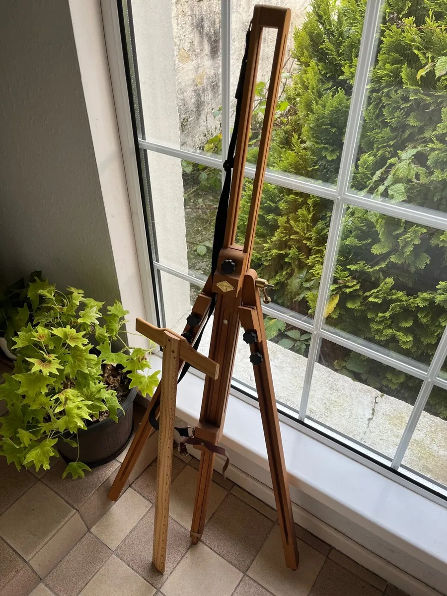 Artist’s Easel and wooden T- Square €20