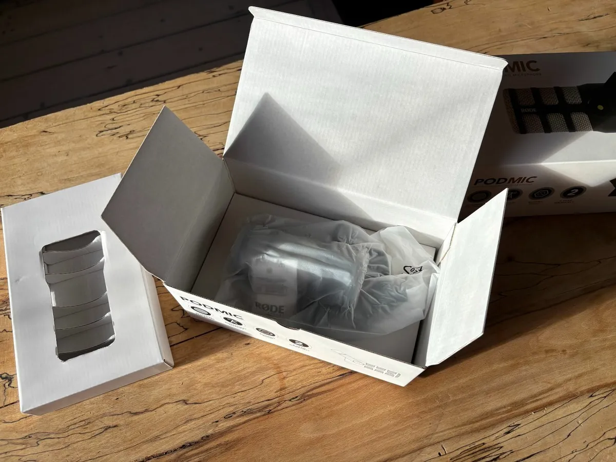 RØDE PodMic Dynamic Podcast Microphone - Image 4