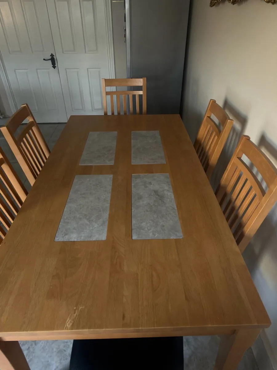 Dining table - Image 1