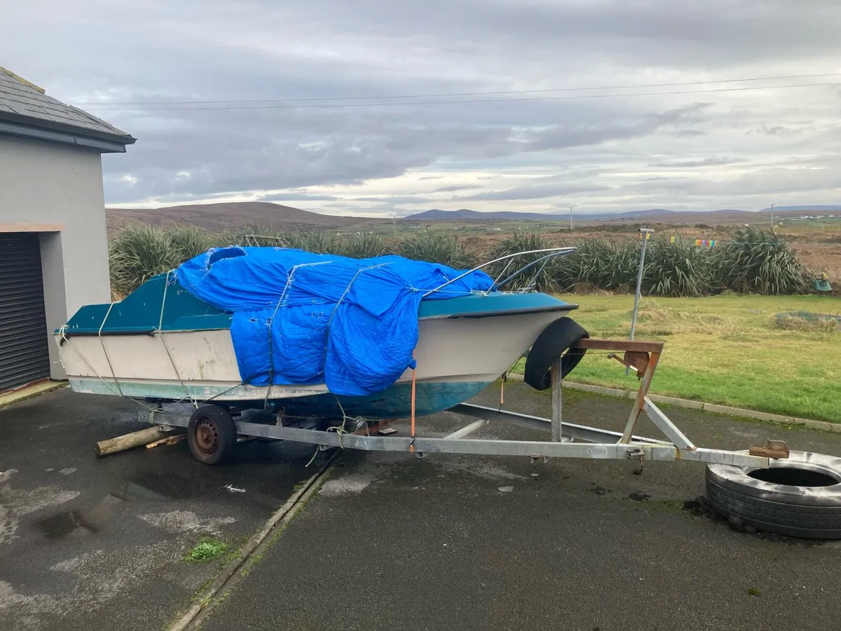Boat and Trailer - Image 2