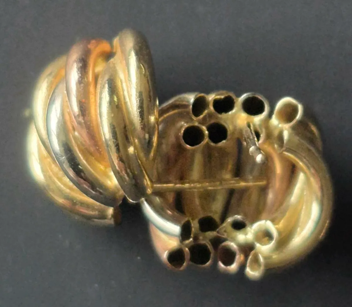 9ct 3 Tone Gold Basket Weave Earrings - Image 3