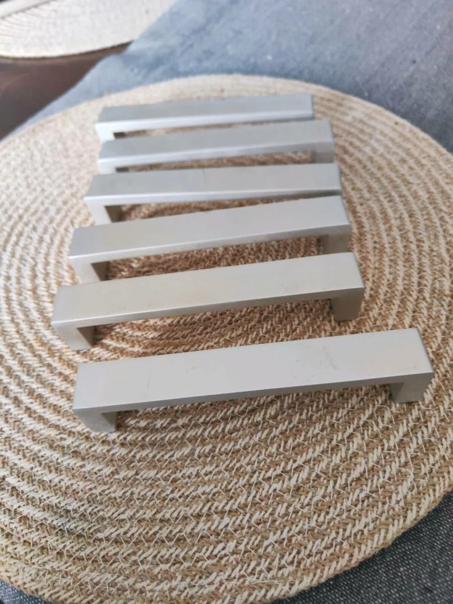 Cabinet handle - Image 1