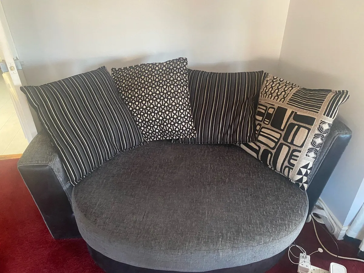 Suite of Furniture - Image 3