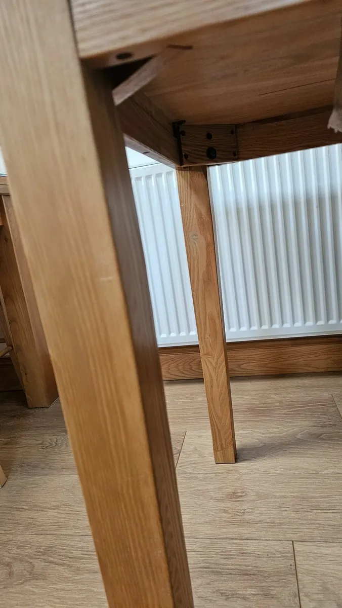 Kitchen Table - Image 4